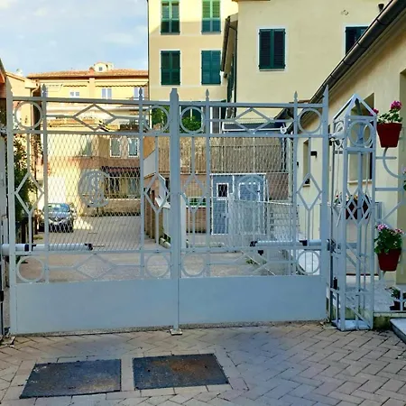 Appartamento Cinema Impero - Posto Auto Privato Siena Room photo